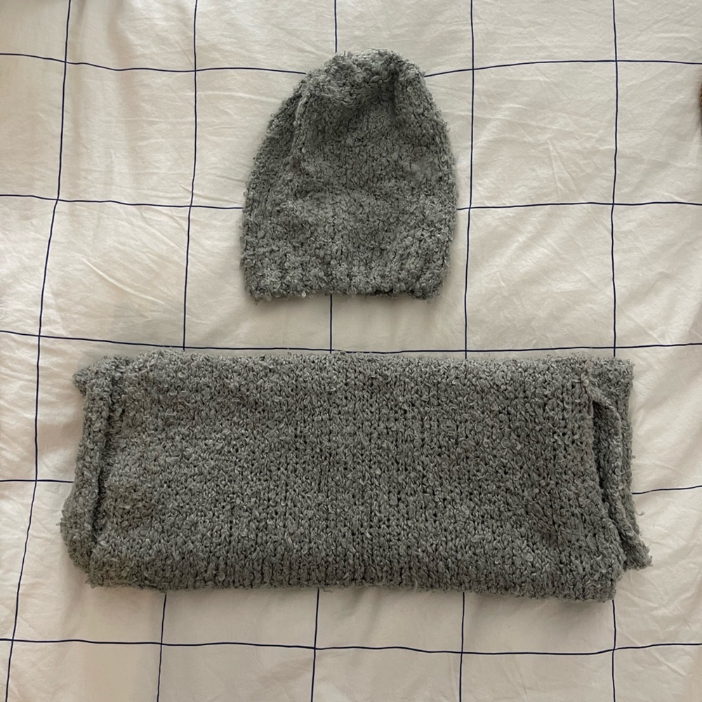 Pins & Needles Textured Blue Hat & Scarf Set